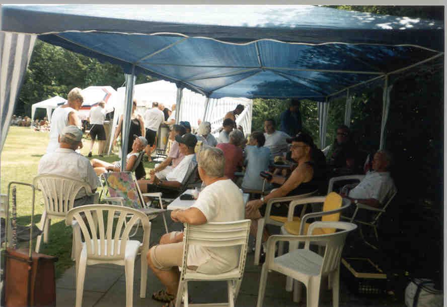 vm02p025.jpg (45882 bytes)